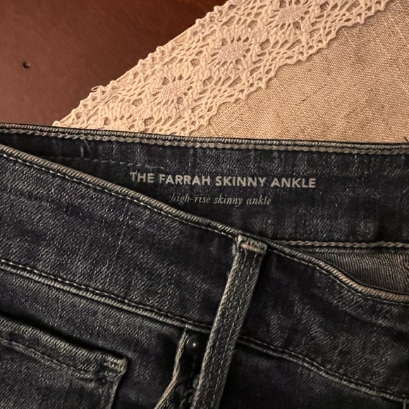 💙AG Jeans
Farrah High-Rise Skinny Jeans - Picture 2 of 9